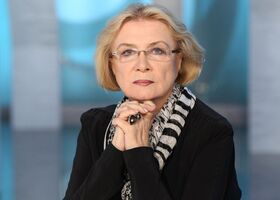 Алла Демидова